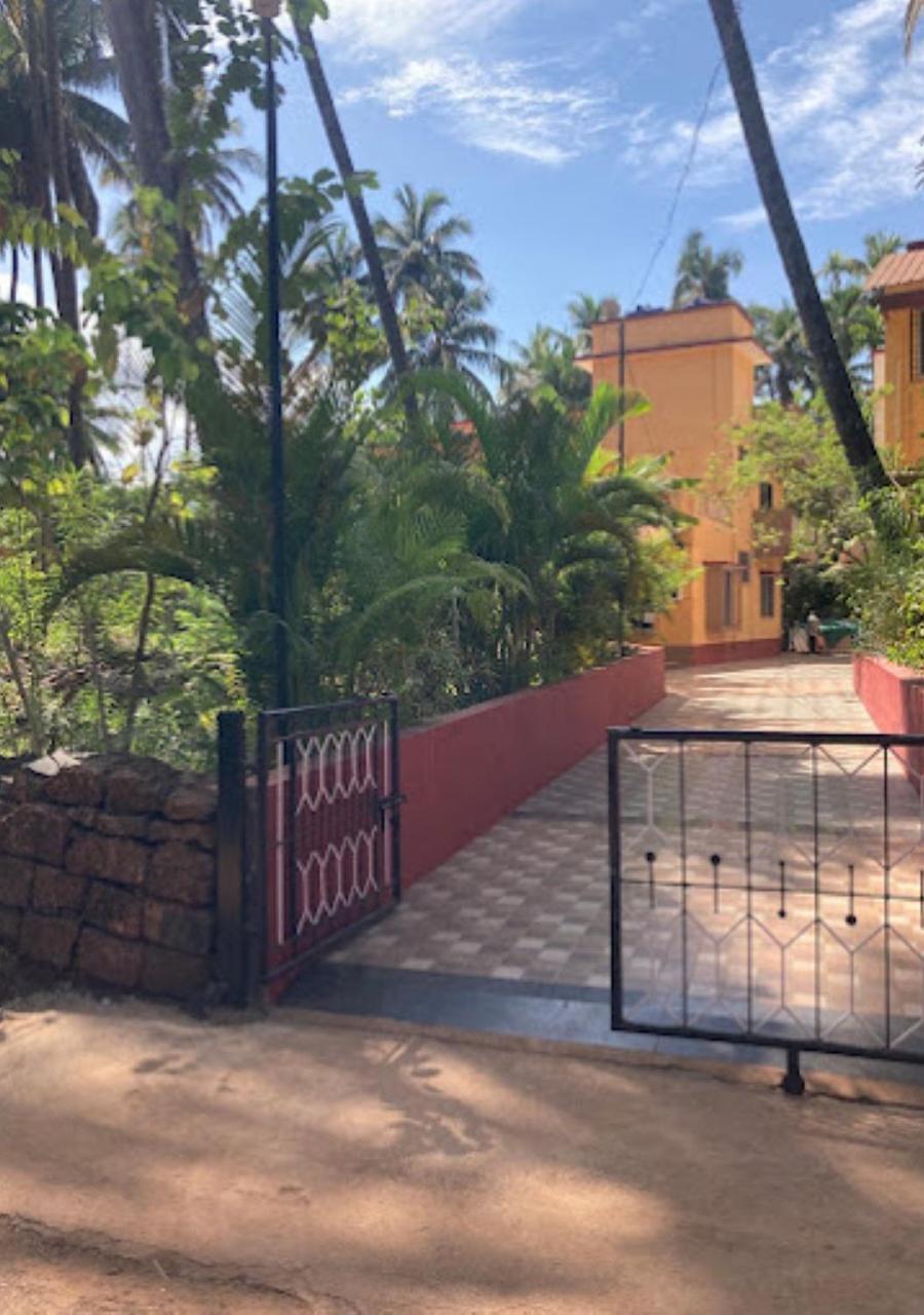 Bapat Niwas Home Stay Ganpatipule Bagian luar foto