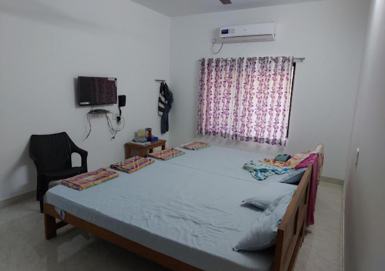 Bapat Niwas Home Stay Ganpatipule Bagian luar foto