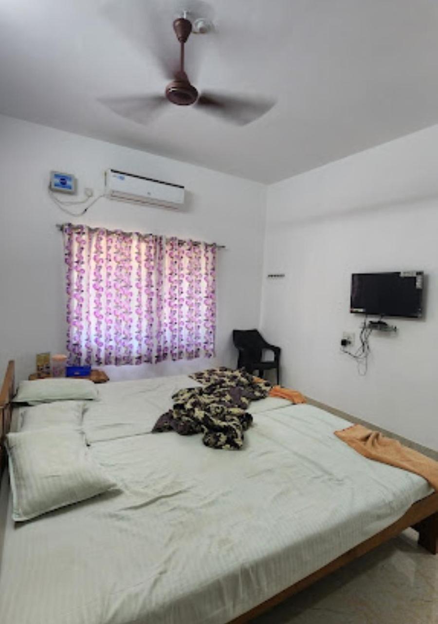 Bapat Niwas Home Stay Ganpatipule Bagian luar foto