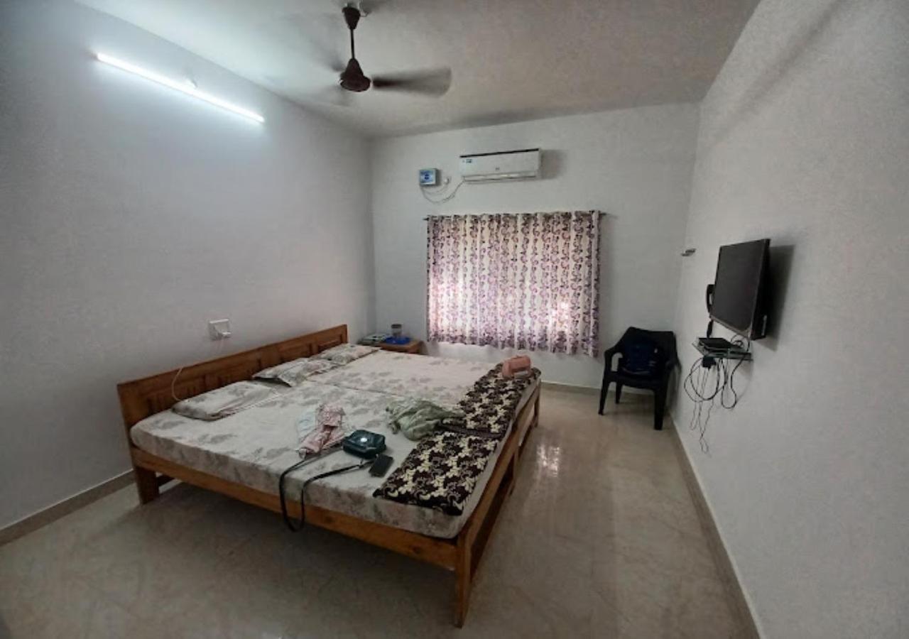 Bapat Niwas Home Stay Ganpatipule Bagian luar foto
