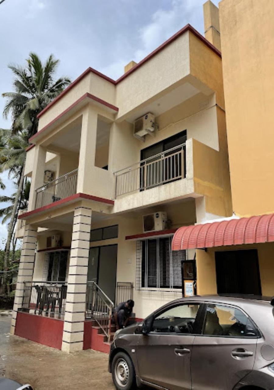 Bapat Niwas Home Stay Ganpatipule Bagian luar foto